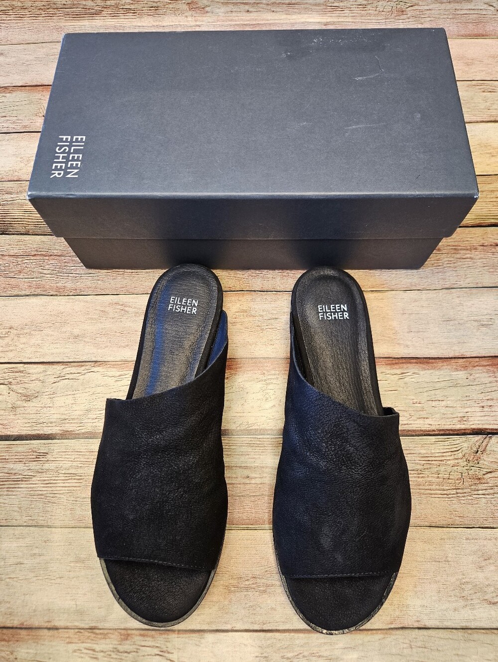 Eileen Fisher tumbled leather open-toe mules. Size 9 - Picture 3 of 7
